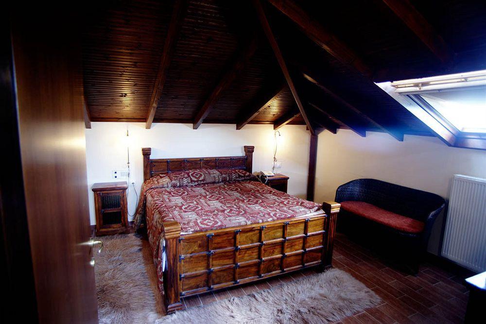 Hotel Nostos カストリア エクステリア 写真