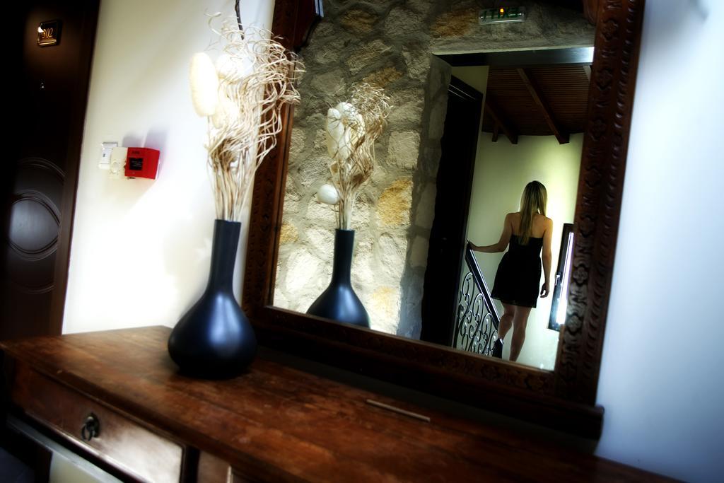 Hotel Nostos カストリア エクステリア 写真