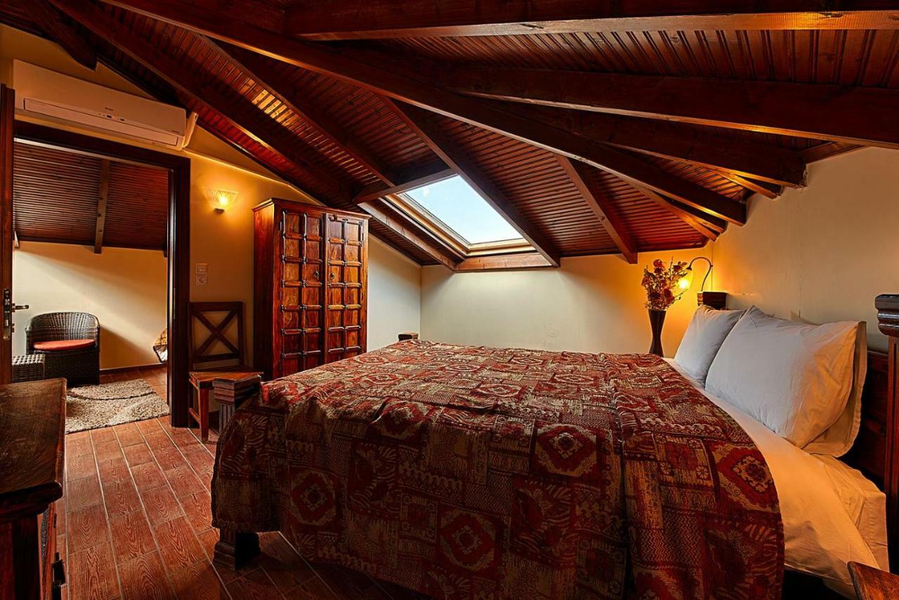Hotel Nostos カストリア エクステリア 写真