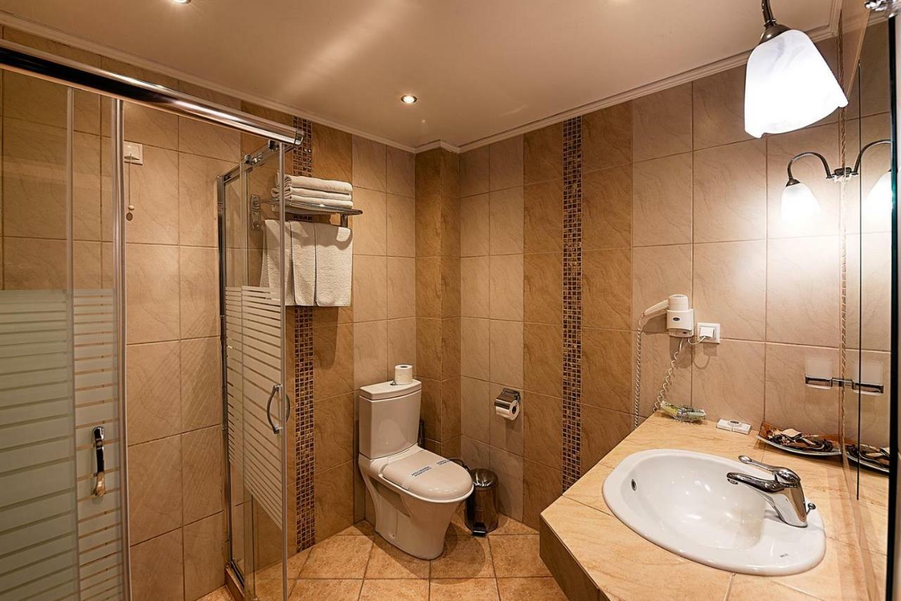 Hotel Nostos カストリア エクステリア 写真