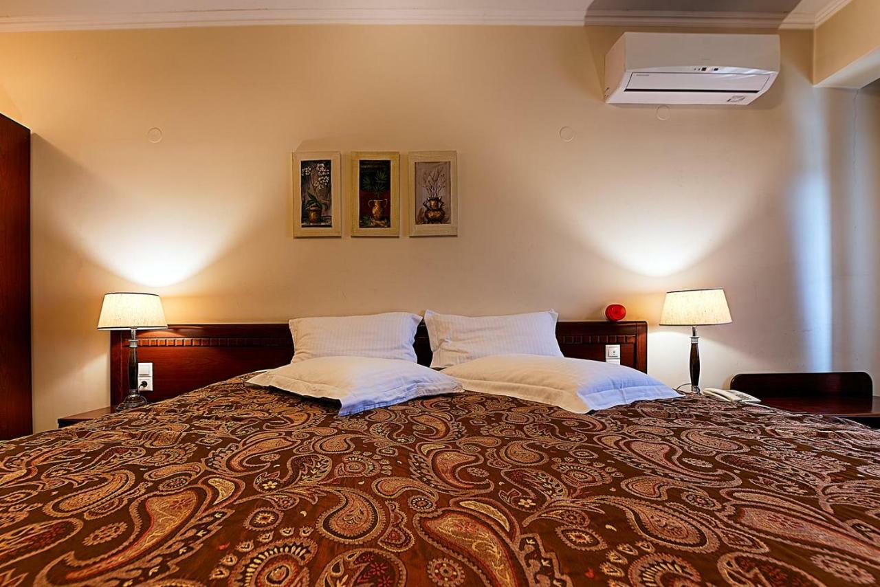 Hotel Nostos カストリア エクステリア 写真