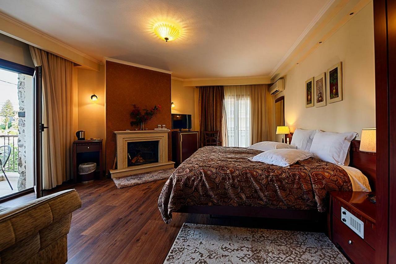 Hotel Nostos カストリア エクステリア 写真