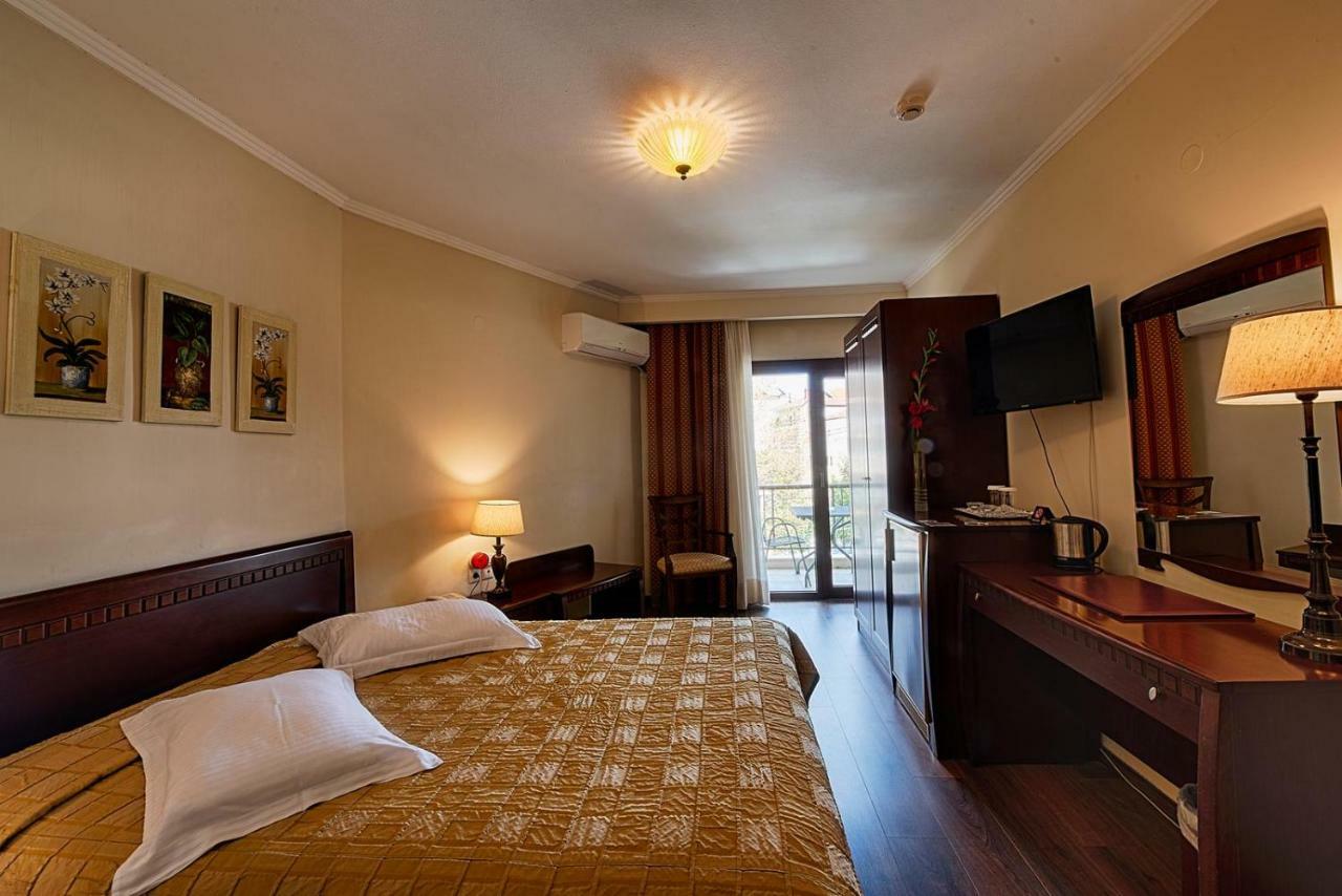 Hotel Nostos カストリア エクステリア 写真
